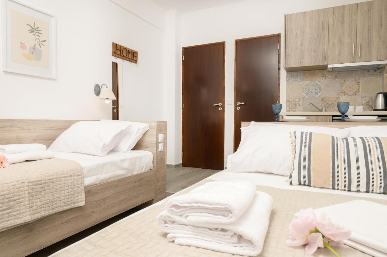 Sand Rooms To Let Nea Roda Bagian luar foto