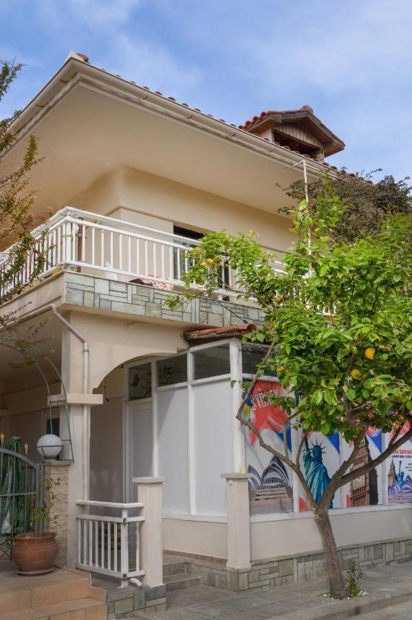 Sand Rooms To Let Nea Roda Bagian luar foto