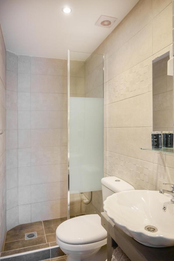 Sand Rooms To Let Nea Roda Bagian luar foto