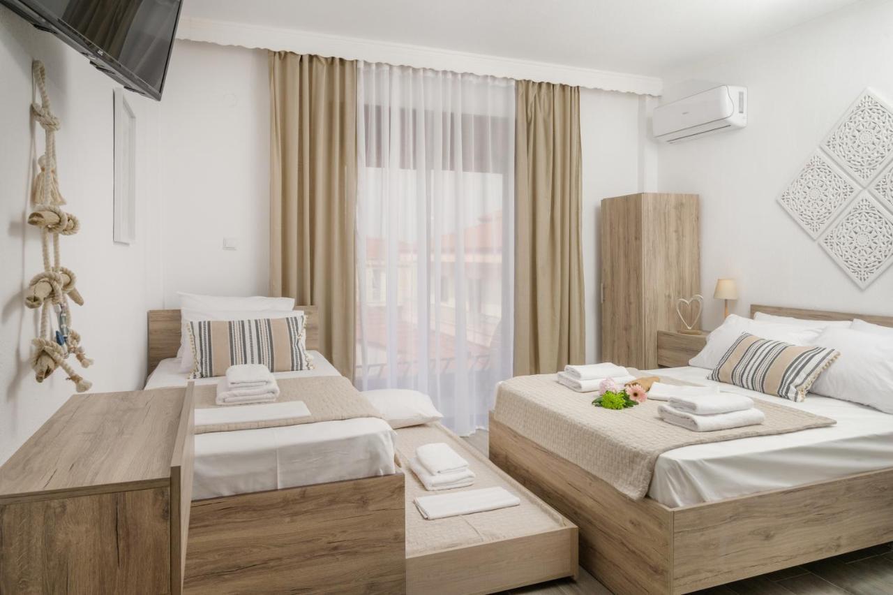 Sand Rooms To Let Nea Roda Bagian luar foto
