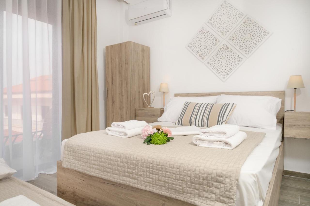 Sand Rooms To Let Nea Roda Bagian luar foto